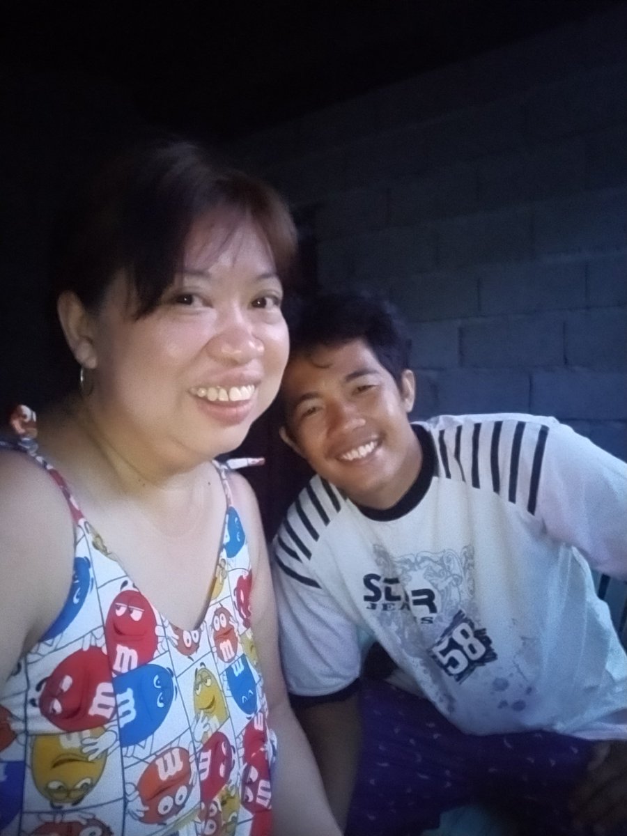 Adel04574208's tweet photo. 2nd night eto yung nagyaya ako kumain time check yan 4:30 😅 nagutom kaya ako dyan 😅 puyat ka dyan lyn ,😅 https://t.co/bB4ONV8JJ1