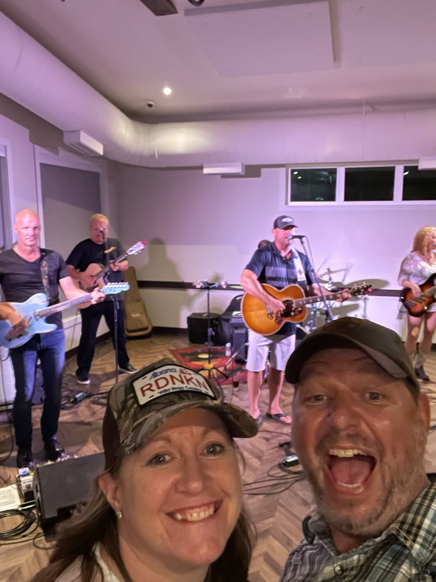 Howdle1's tweet photo. Had a great time last night at the Leduc Golf Clubs Mixed Doubles Gone Country Night with my “Drinking Buddy” Thank you to Titan Machine for the great night!! 🎵 I went for one but stayed till two 🎵 @LeducGCC @gordbamford @fergusscam #isitfridayyet #drinkinbuddy #breakfastbeer https://t.co/RvcmIdq9qs