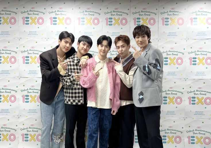 dazaijd's tweet photo. exo group pics 2022🫶🏽 https://t.co/CpzTioyoZu