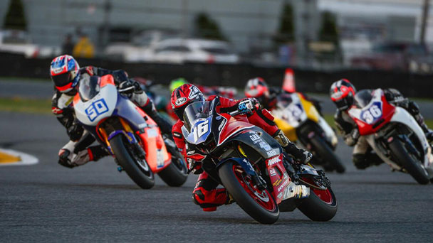 TheSelectTV's tweet photo. This weekend, catch the MotoAmerica Championship LIVE on #SelectTV, Aug. 20th-21st watch your favorite superbike drivers race in Pittsburg!
This is the race of #Ducati vs. #Yamaha as @Petrux9 and @jakegagne compete with only 13 points to separate the two on the leaderboard. https://t.co/M6eGddmPzM