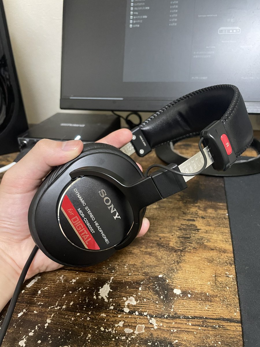 Tomya_Music's tweet photo. 遂に念願のヘッドホン買いました。
MDR-CD900STってやつです！よくファーストテイクでつけてるやつ。

ボーカル録る時ときに活用しようと思います。

ちなみに15000円くらいで��。高い笑😭

 #CD900ST #ヘッドホン https://t.co/j5aYf14qU7