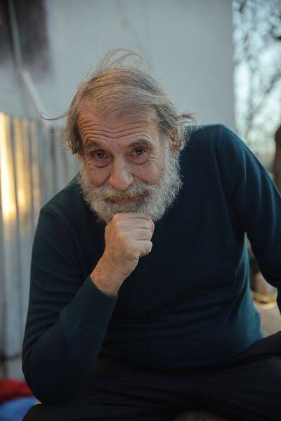 Sanatçı Civan Canova 67 yaşında hayatını kaybetti.
Arkadaş’tan 72. Koğuş’a birçok film, Fatmagül'ün Suçu Ne ve birçok dizide oynadı.
🎭Ölüleri Gömün’deki rolüyle Afife Jale, Eve Dönüş’teki rolüyle Altın Portakal, yazdığı Sokağa Çıkma Yasağı’yla Avni Dilligil ve birçok ödül aldı.