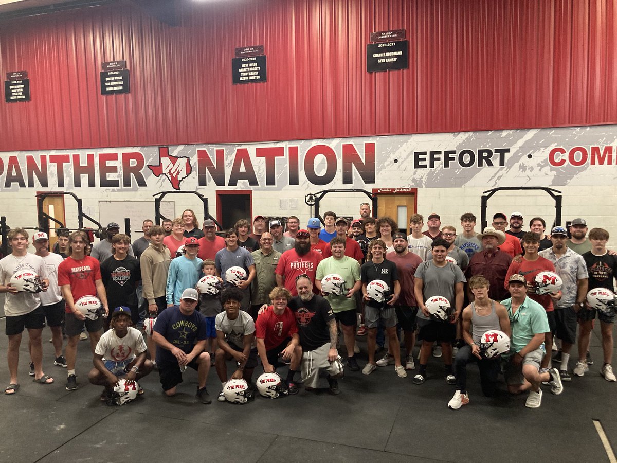 Maypearl_ISD's tweet photo. Maypearl Football Decals with the Dudes was a success! https://t.co/4GQHPieWn6