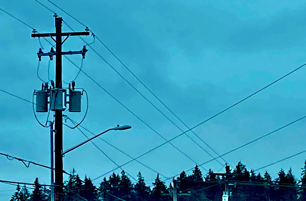 theygone238's tweet photo. Don’t let it go all bitter
The Clouds even they change.
The dew points raises to rain drops.
Washes you know..dust form the air..
#art #poetry #photography
#checkequipment #Oregon
Means, you a late summers rain is always to be welcomed. https://t.co/JW4YYRkUYz