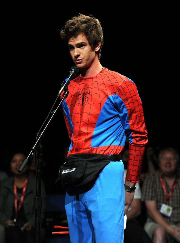 UnchartedRobbie's tweet photo. ¡Feliz cumpleaños Andrew Garfield! 🎁🎂✨👑

Hoy cumple años nuestro guapetón arácnido. Nada más y nada menos que 39. Ese Andrew si que sabe conservarse. Mi Spidey favorito 🕷️✨ https://t.co/8SGMSaYZtS