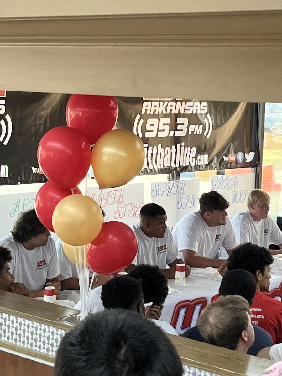Northside’s Eddy Martinez ready to battle at Hardee’s Thick Burger challenge 
#BuiltDifferent <a href="/GrizzliesNHS/">Ft Smith Northside</a> <a href="/Grizzlyftball/">NHS Grizzly Football</a>