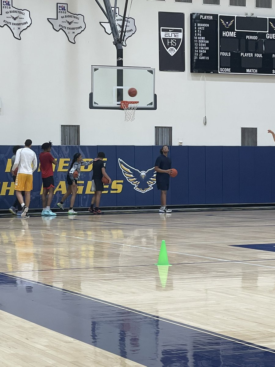 FFA_GirlsBBall's tweet photo. 🗣🗣ATHLETE!! @tata_2024 will be a problem this year! Fresh of the volleyball court to train!! https://t.co/B24hlYoovm