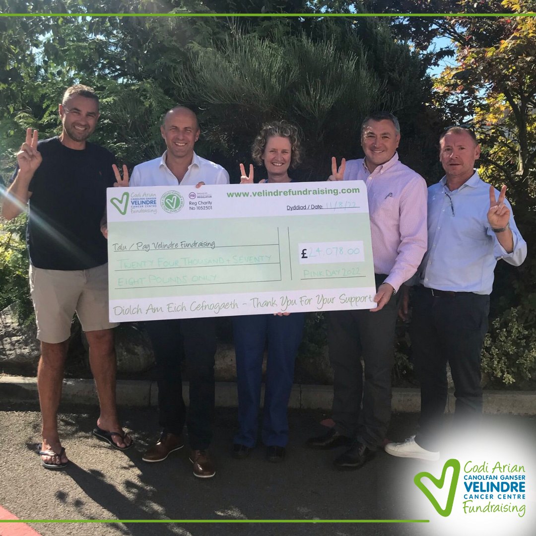 Velindre's tweet photo. Each year, @bridgendtowncc host an annual #PinkDayin aid of The Pink Appeal at @VelindreCC 💗

The 2022 event raised £24,078 taking their overall total to £75K since the it's inception 🙌

Alongside CNS, Jo Wiltshire, we said THANK YOU for their ongoing support 💚 https://t.co/xFCpJ5mFKT