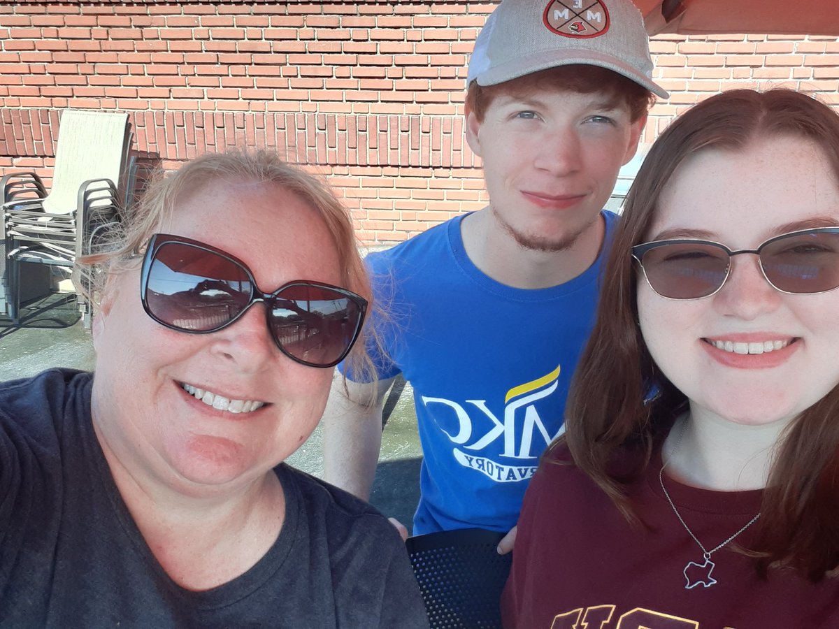 BrownAngelak's tweet photo. #parkville Parkville Days Parade Go Trojan Band https://t.co/rypCfxU1Ty