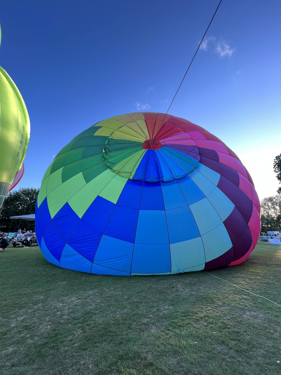 While Tom and Blackhawk are competing in the UK nationals, Alex (<a href="/AlexHook2/">Alex Hook</a>) and Phoenix are joining the Oswestry Balloon Carnival! Fast winds today have limited the flying but hoping for a slot Sunday Monday to get in the air #hookballooning #oswestryballooncarnival