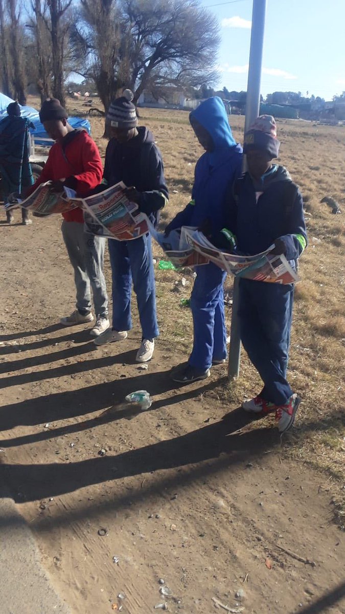 TheReporterLS's tweet photo. #SpotTheReporter
📍Mafeteng
⏱ Saturday 20 August 2022
#NationWideDistribution https://t.co/1AZhcbGXOe