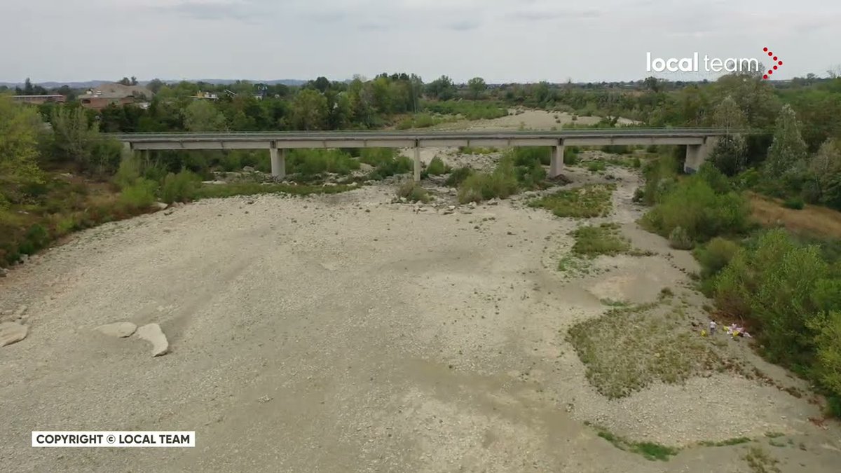 beppesimone's tweet photo. Once upon a river. This stream in Northern Italy is gone due to drought. The Olbicella lakes up the valley is where I swam as a kid. So sad to see this happening. https://t.co/0YazSZxwkn  #ClimateEmergency https://t.co/1vmoUxrbjj