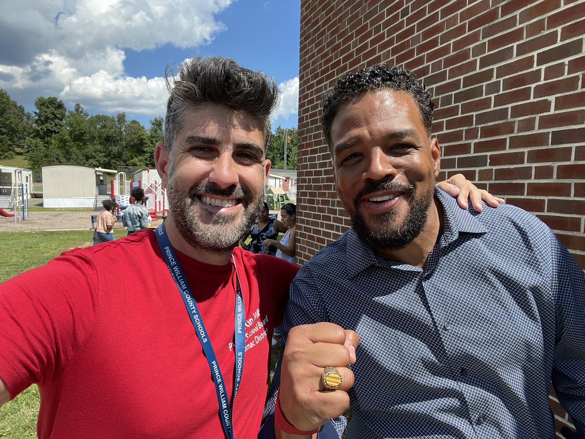 justindavidwilk's tweet photo. I have never seen so much excitement @DumfriesES with the community. @StarrGranby and her entire team are blasting off and putting Dumfries back on the map! Go Dragons! https://t.co/nqYwX5F3go