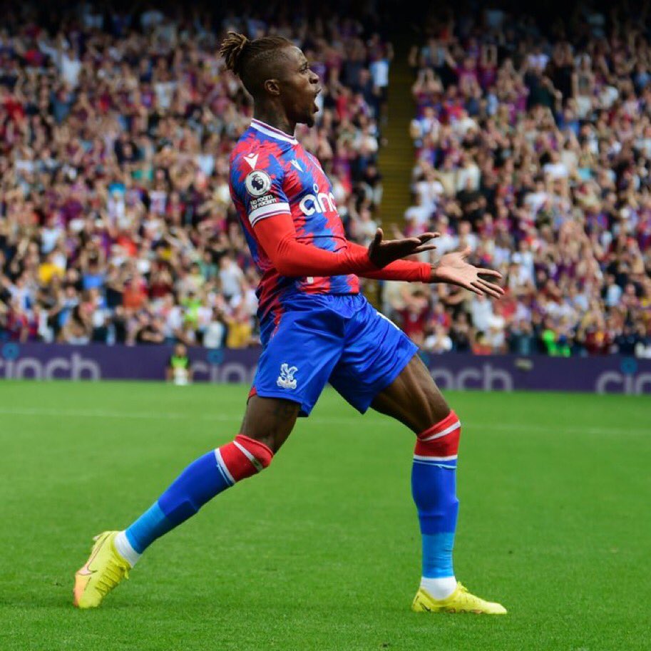 PalaceReport's tweet photo. CRYSTAL PALACE FC.

That is the tweet. 

#CPFC https://t.co/ySLiDxdoks