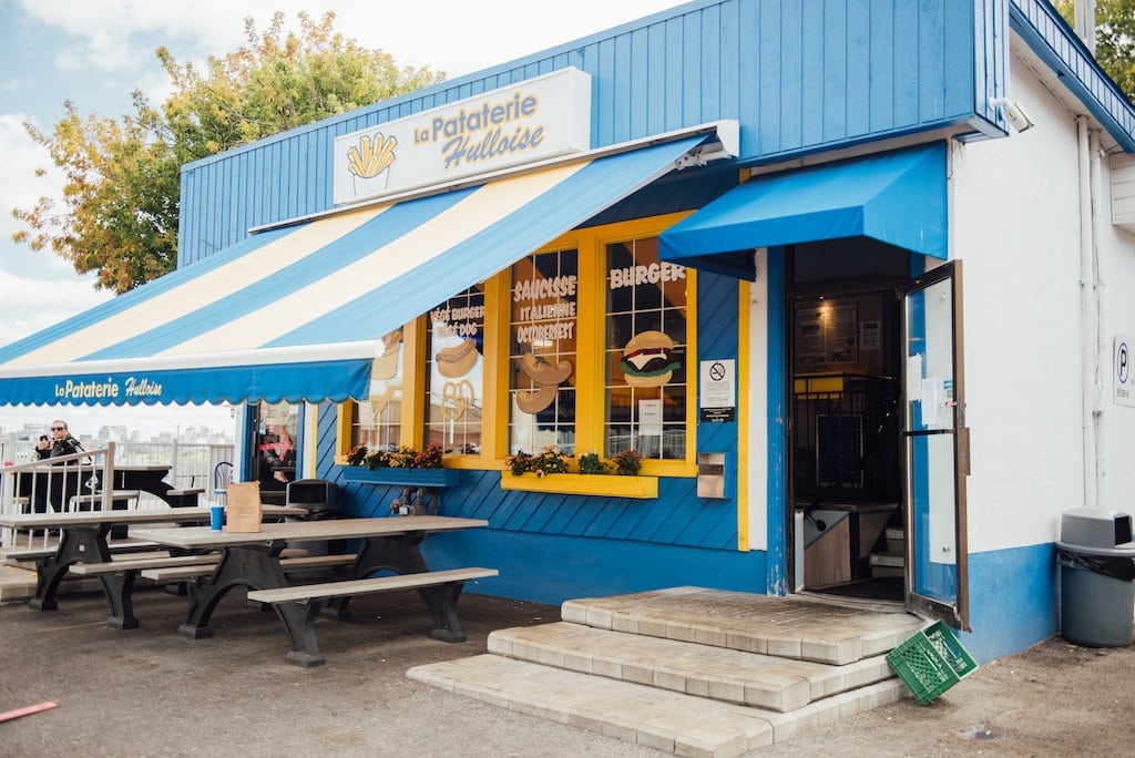 YourFoodStoryON's tweet photo. Does your summer bucket list include #poutine? #YourFoodStory #PoutineLovers #Poutines #FrenchFries #CanadianEats #Foodies #FoodLovers #Hungry https://t.co/Zykp1WkuKB