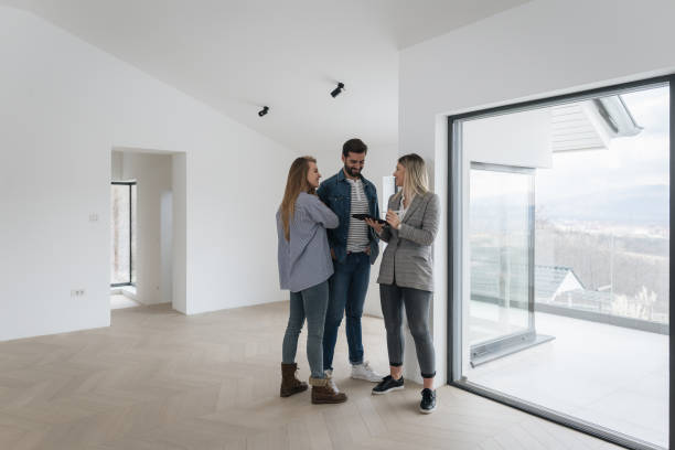 Consejos para alquilar una vivienda👇

📌Encuentra al inquilino adecuado

📌Apóyate en profesionales

📌Exige seguridad en los pagos

📌Solicita garantías añadidas

📌Define el precio del alquiler de forma equilibrada

📌Adapta y despersonaliza el inmueble

Necesitas ayuda...😊