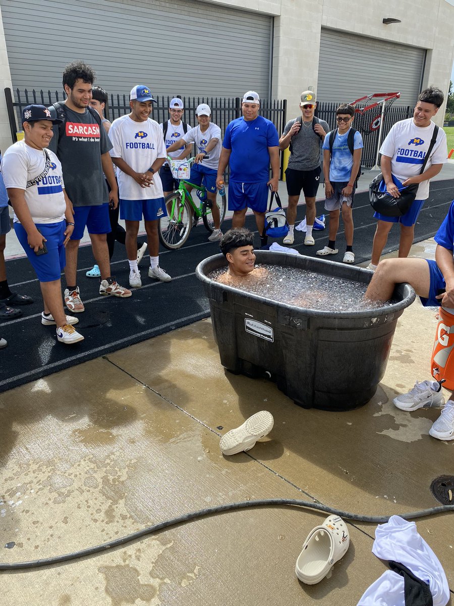 MilbySportsMed's tweet photo. Recovery Day… Ready for Week 1
#MilbySportsMed #MilbyFootball #BuffWay https://t.co/GbWGg3jUxP
