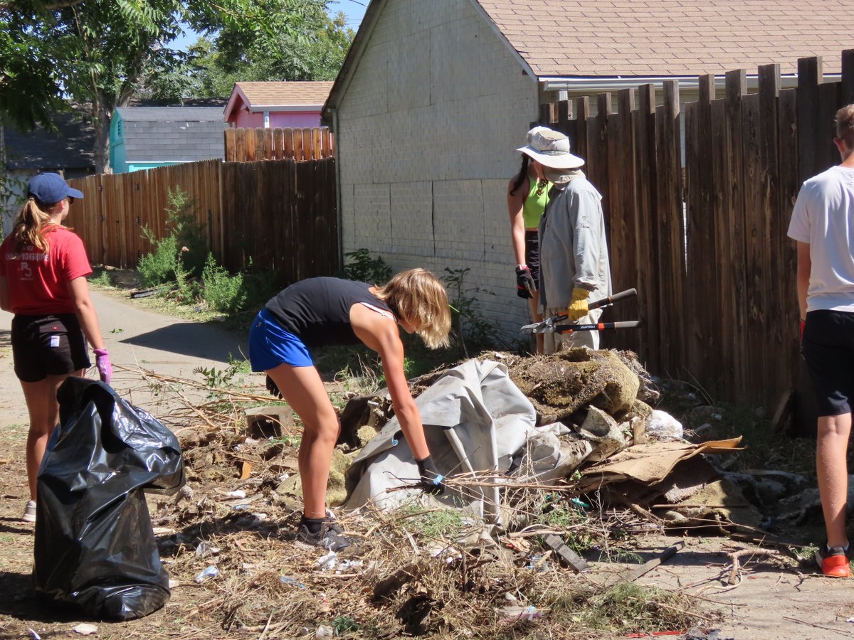 RegisJesuitHS's tweet photo. ICYMI: About 50 members of the #Classof2026 participated in last Saturday's Freshman Community Day working side-by-side with our neighbors in Elyria to paint and remove debris. Way to be #WithandforOthers π·: Extreme Community Makeover @ecm_denver https://t.co/h7vSTB4Uxm