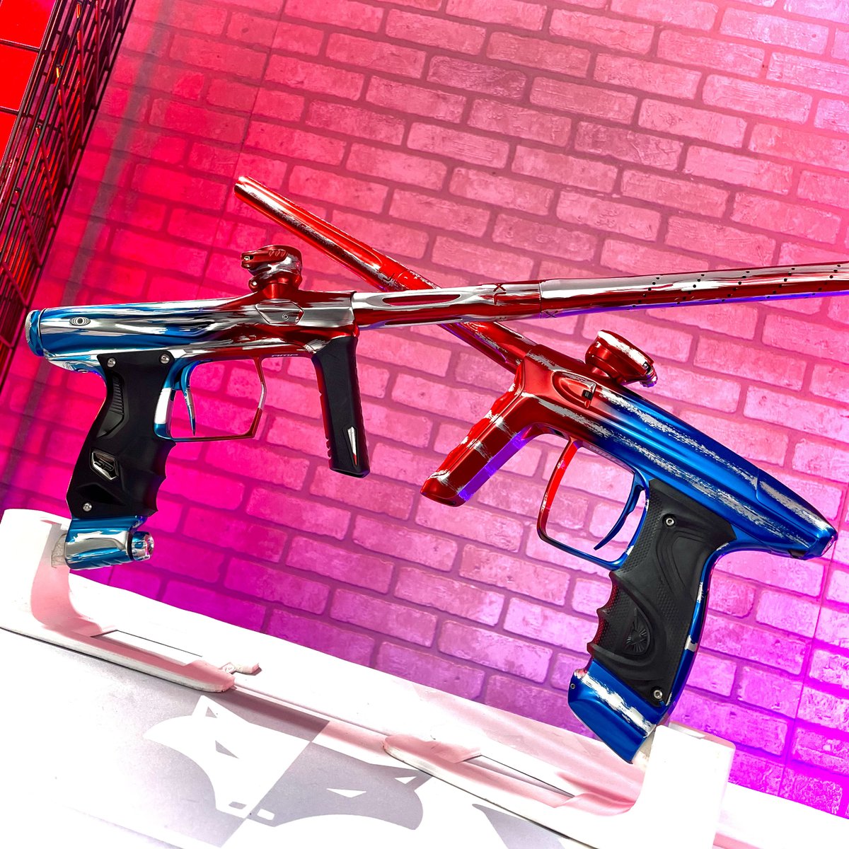 LoneWolfPB's tweet photo. ✅💥 SUPER SATURDAY! 💥✅
A classic battle of big brother versus little brother! It’s the DLX- TM40 going up against the Shocker AMP! Which one takes the victory cake? 🎂 Let us know below! 
#lonewolfpaintball #michiganpaintball #paintball #thebestsourceforpaintball https://t.co/Pgo0Q9JQ9q