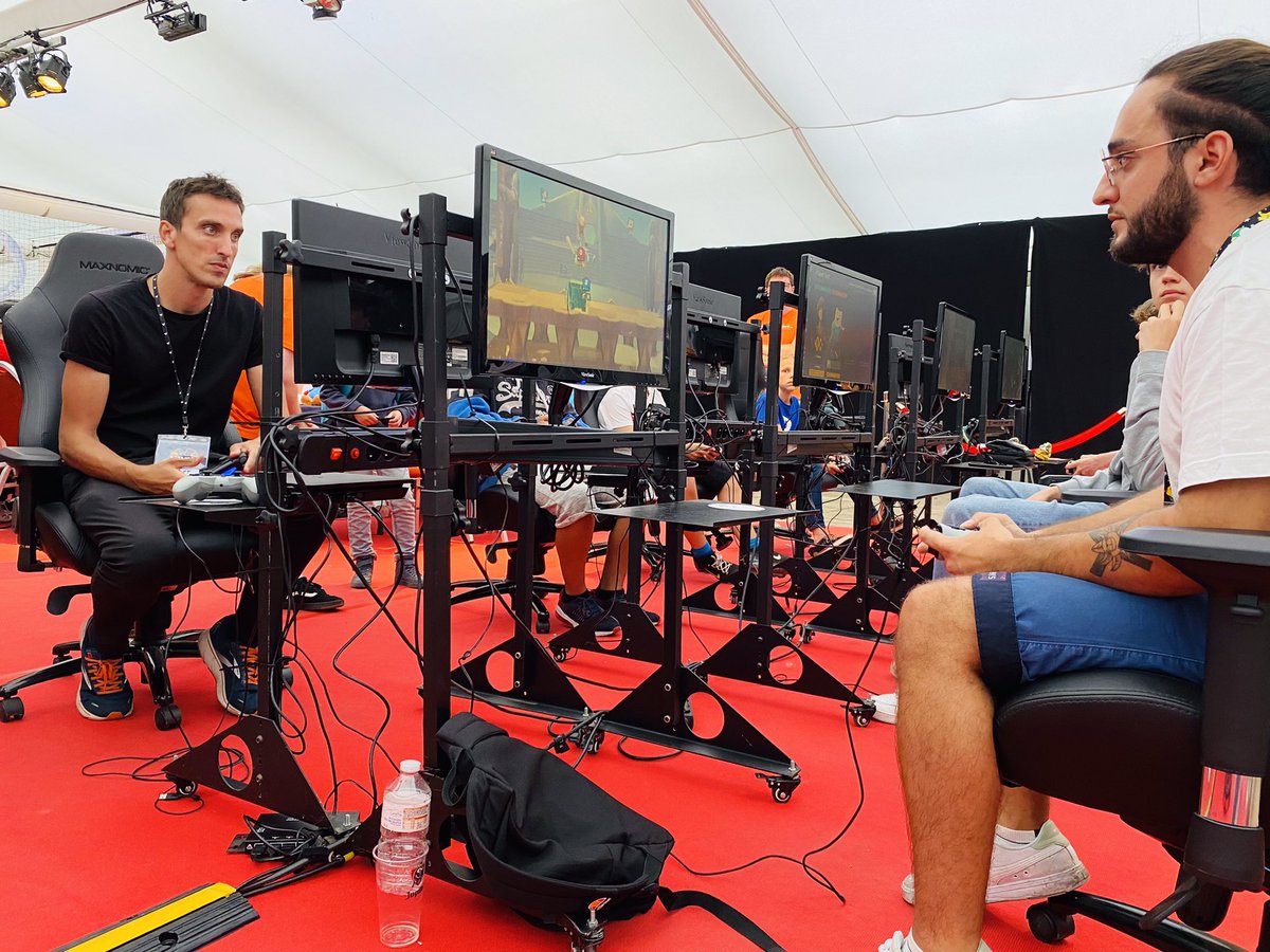 #WALIBIGAMING - Live vanuit het #GAMINGCENTER : <a href="/NormanGenius/">GEN1US</a> neemt het op tegen Bryan (die voor het eerst speelt!) in de finale van #MultiVersus. 🎮