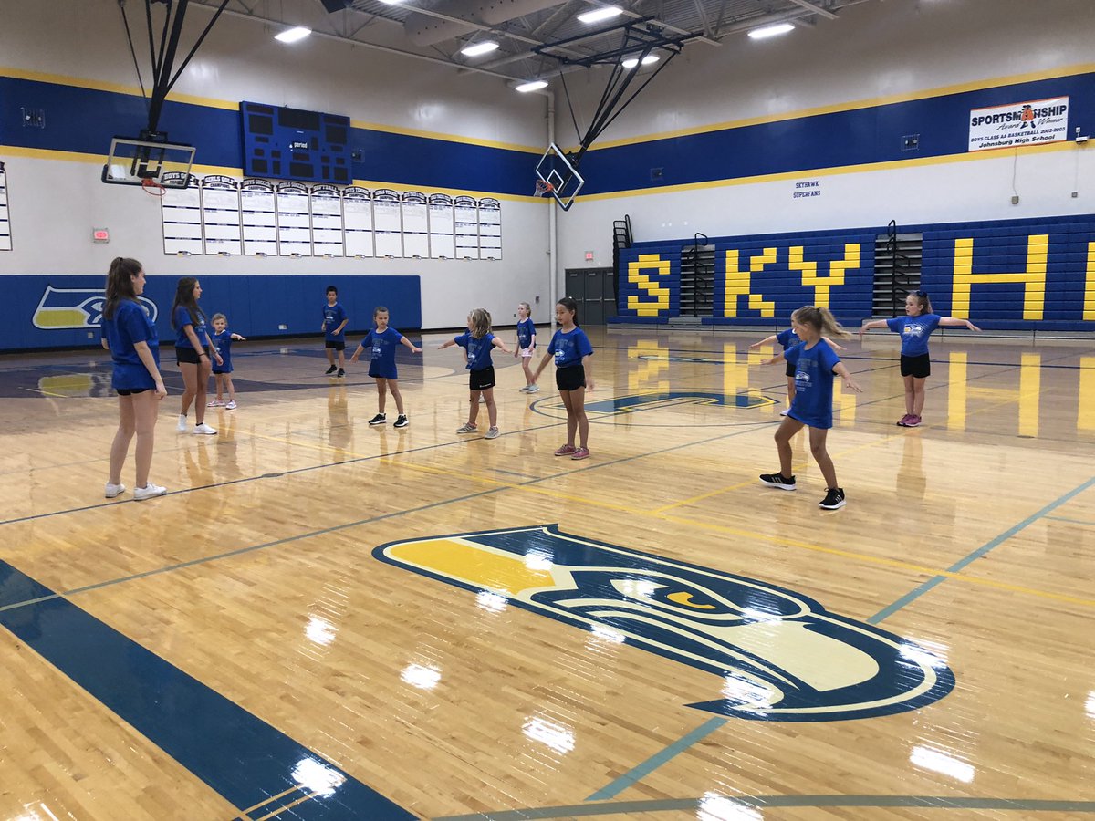 Hawkettes_JHS's tweet photo. Practice. Performance ready. Post performance. Our young dancers were amazing last night! Looking forward to many more years to come with these kids 😊💙💛 #dancelikeahawkette https://t.co/LSAvJ5rroC