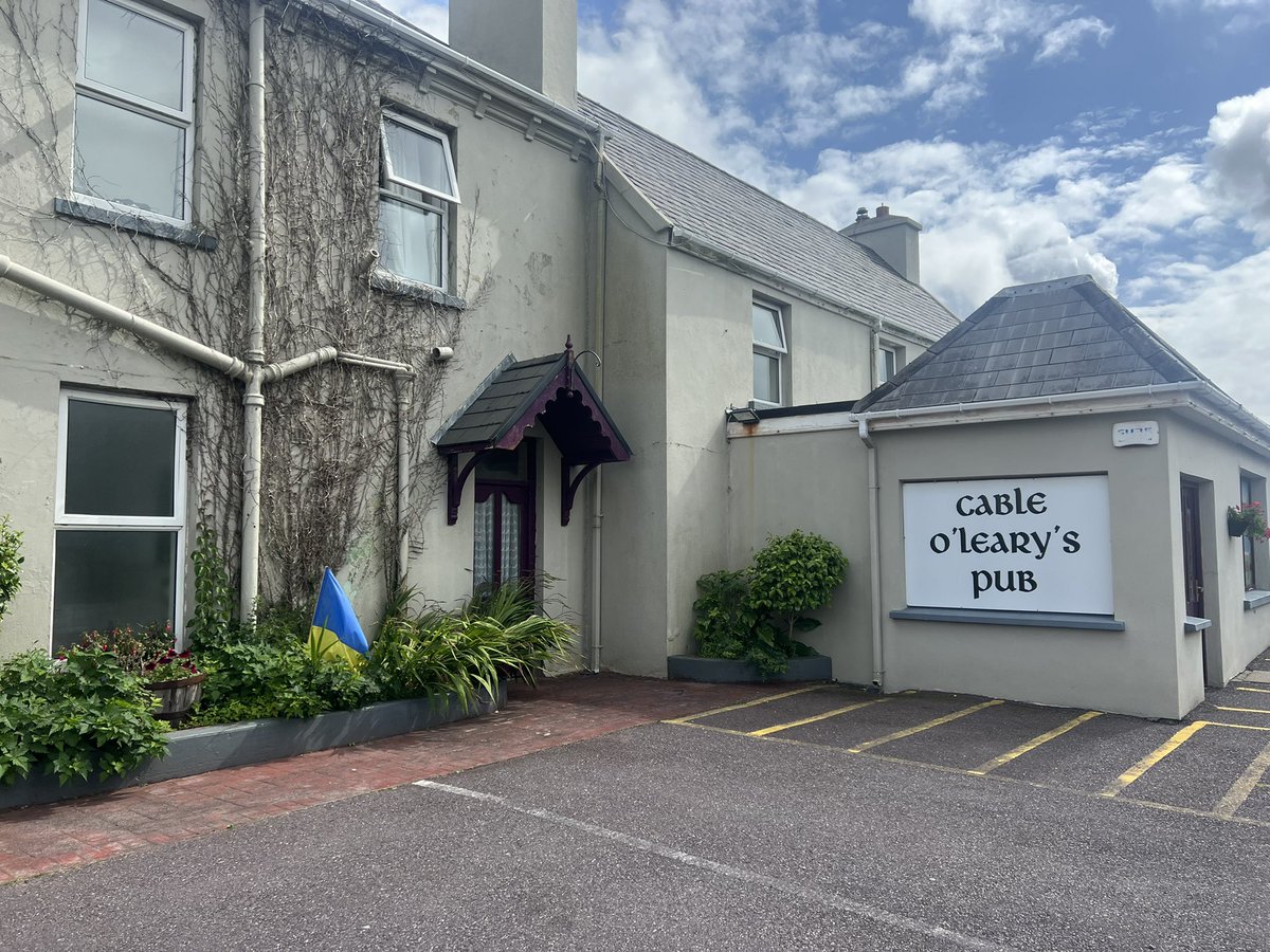 Just took a walk near Ballinskelligs in a Gaeltacht part of South Kerry, Ireland. Nearly six months after Putin’s invasion of Ukraine, signs of solidarity and welcome still visible all over: