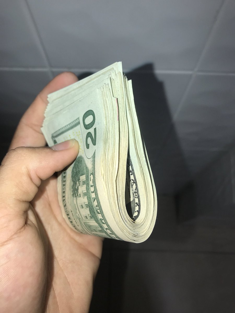 Chris16091989's tweet image. Rt y tendrán la misma suerte! 😁💵