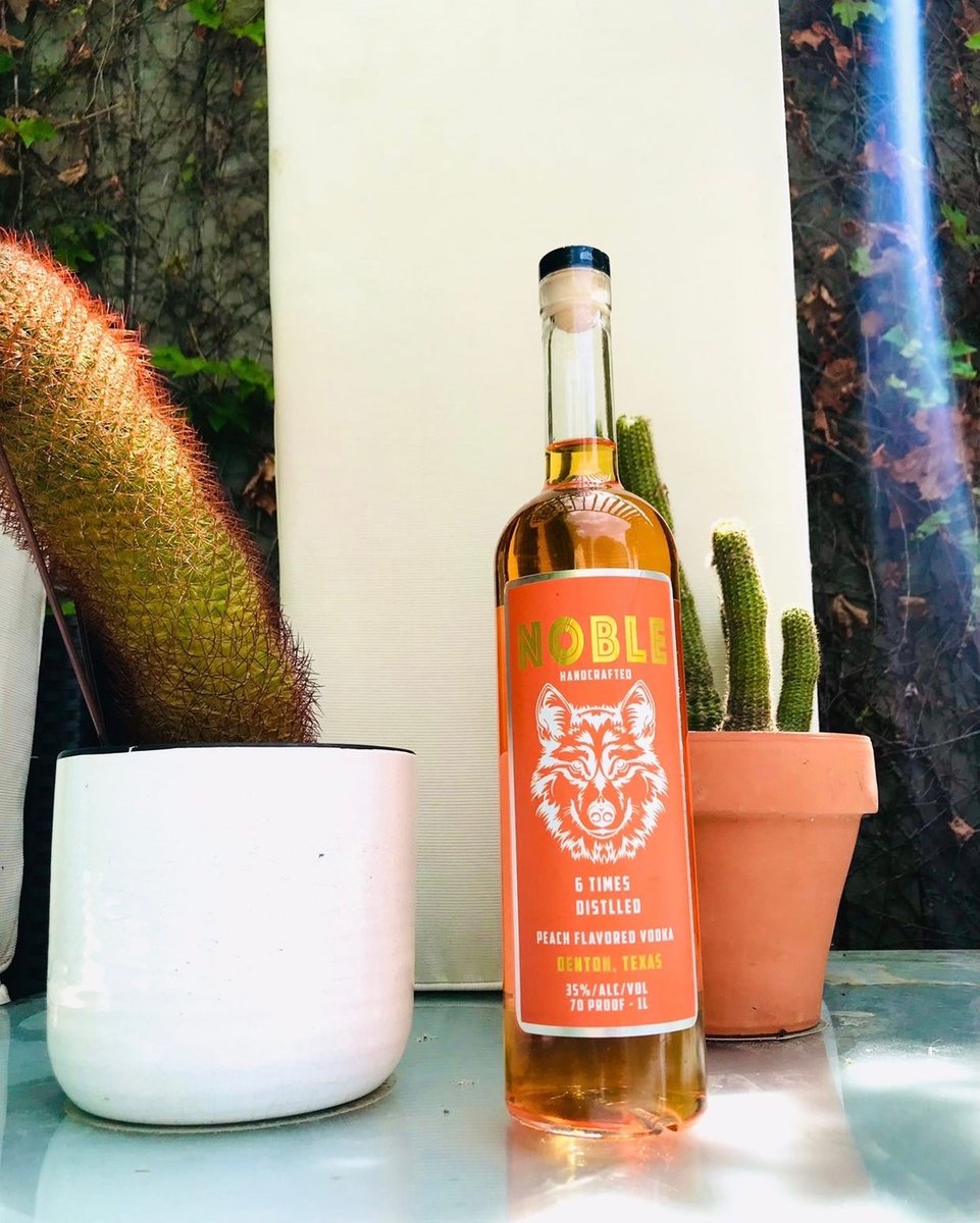 NobleWolfVodka's tweet photo. 🍑🍑🍑

#happyhour #dogs #pets #noblevodka https://t.co/uMNnH1mUpE