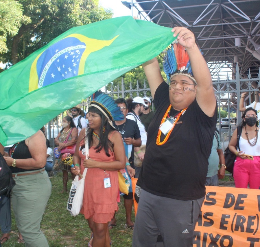 combonianosBR's tweet photo. 10º Fórum Social Pan-Amazónico #Belém: busacando #compromissos para a defesa e promoção da vida do #bioma e dos #povos amazónicos.
Seguiu-se o 1º Encontro #Comboniano de #Ecologia Integral.
#Fospa #Amazonia #indigenas #missao @RepamBr @guilhecavalli @FospaOficial @lmc_es https://t.co/4JnArWktBq