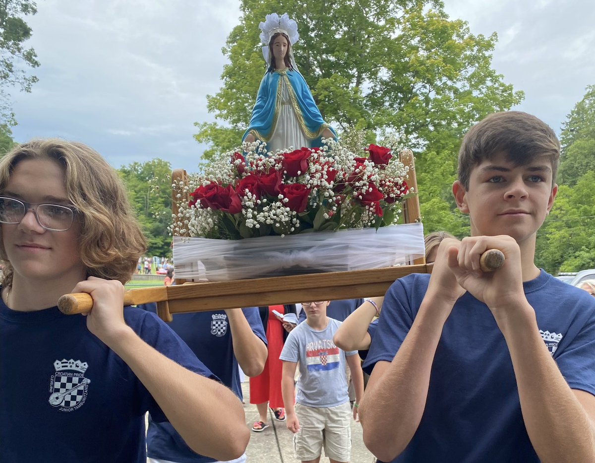 DubrovnikGarden's tweet photo. What a wonderful turnout for the Feast of the Assumption at our Croatian Center on August 14.
.
.
.
.
#croationcenter #picnicgrounds #pavilion #chapel #soccerfields #feastoftheassumption #americancroatian #dubrovnikgarden #dubrovnikgardenrestaurant #croatianfood #cleevents https://t.co/gTAqiDpHi0