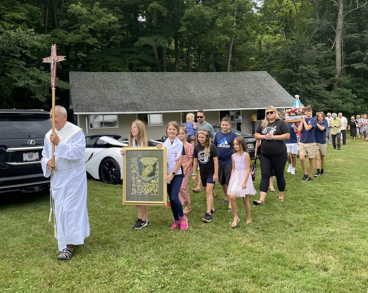 DubrovnikGarden's tweet photo. What a wonderful turnout for the Feast of the Assumption at our Croatian Center on August 14.
.
.
.
.
#croationcenter #picnicgrounds #pavilion #chapel #soccerfields #feastoftheassumption #americancroatian #dubrovnikgarden #dubrovnikgardenrestaurant #croatianfood #cleevents https://t.co/gTAqiDpHi0