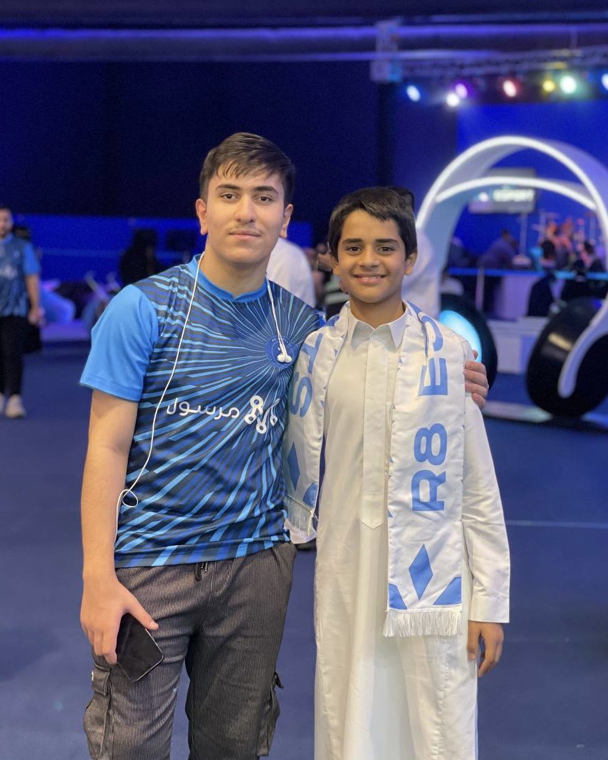 R8xesports's tweet photo. 🤝💙
#R8_PMWI https://t.co/9L1QKGkMa6
