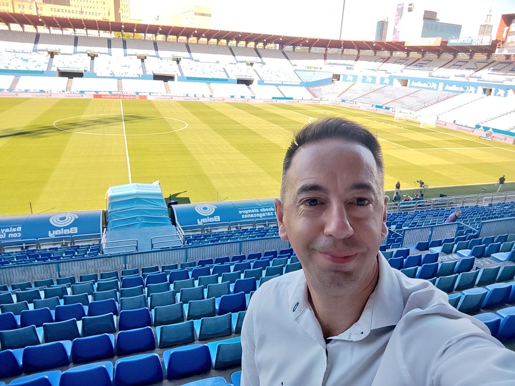 speakerzaragoza's tweet photo. 14 años...vamos a por la décimo quinta temporada, y aunque no te lo creas, con la misma pasión que el primer día!!!!
Vamos Zaragoza! https://t.co/T2oeHmiUe7