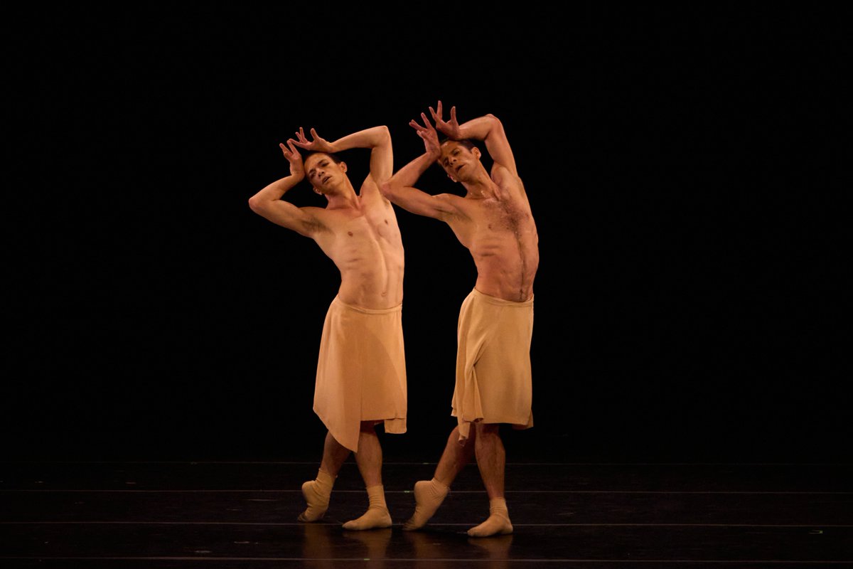 danzatlan's tweet photo. Al recordar este momento nos seguimos quedando sin aliento. 

"Faun(e)" de David Dawson con Alejandro Martínez y #MarceloGomes 🙌 #Danzatlán2022 https://t.co/YPd0LxRXLH