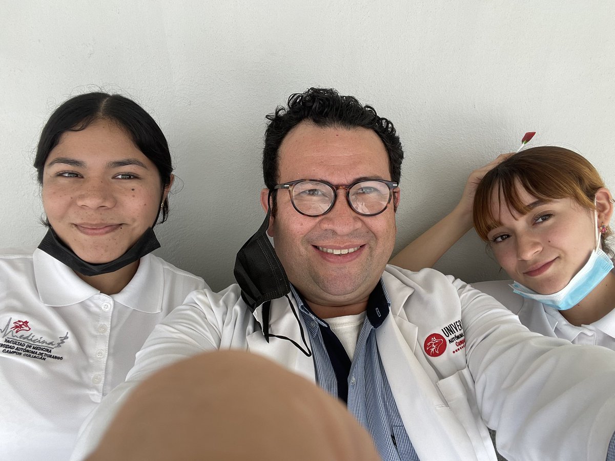 drjcnavarro's tweet image. Nuevas alumnas, nuevos proyectos, iniciamos una nueva responsabilidad de enseñar medicina @noraurias23 @macruby__