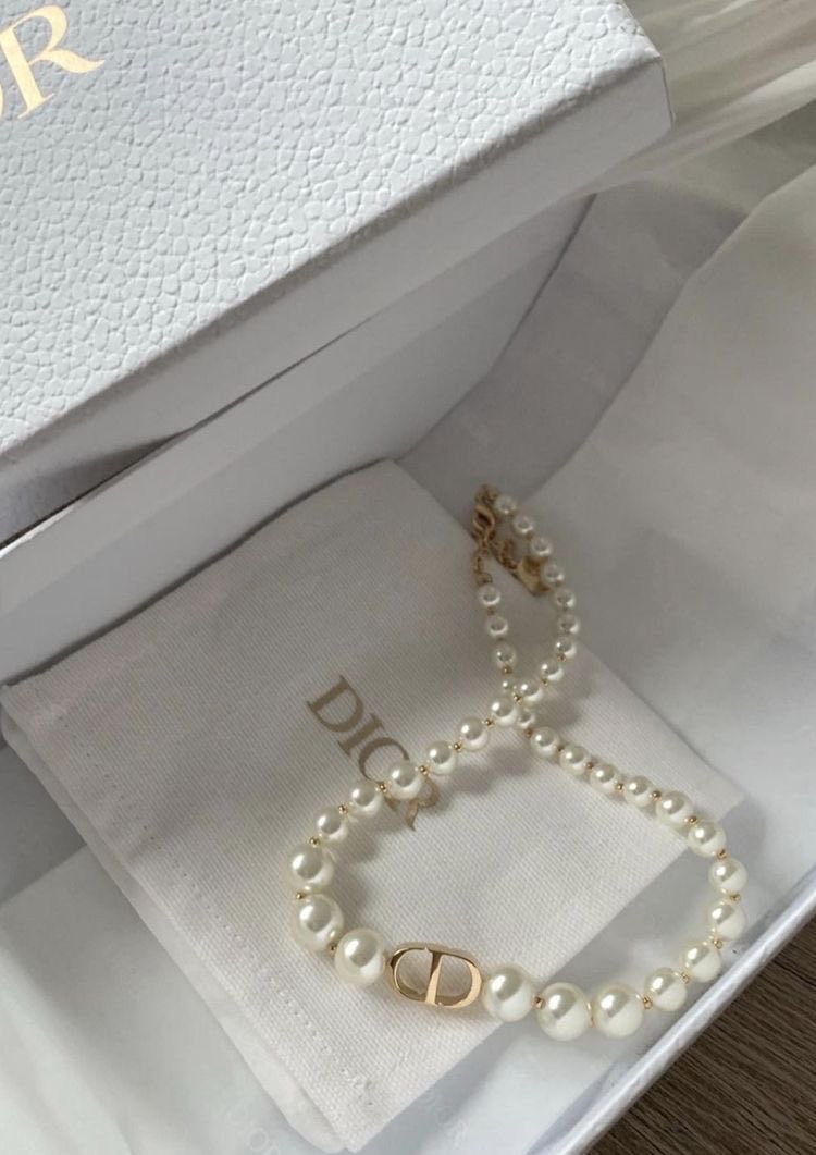 dior pearl necklace