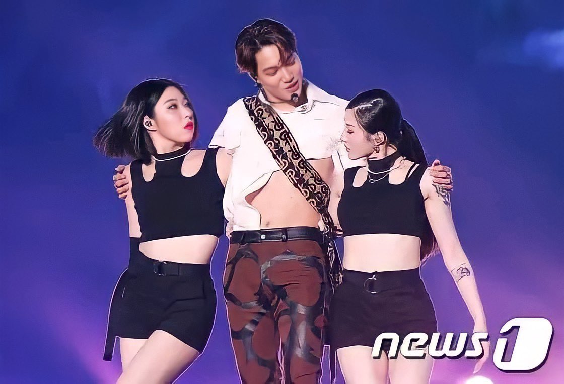 sweetsexyKAI's tweet photo. Presenting….
KIM KAI in “Tuhog” 😂
#KAIexpress_Suwon https://t.co/l51C3hNhim