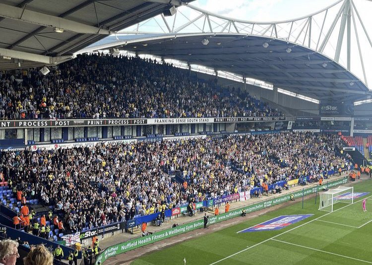 4,800 Sheffield Wednesday fans at Bolton today. #SWFC