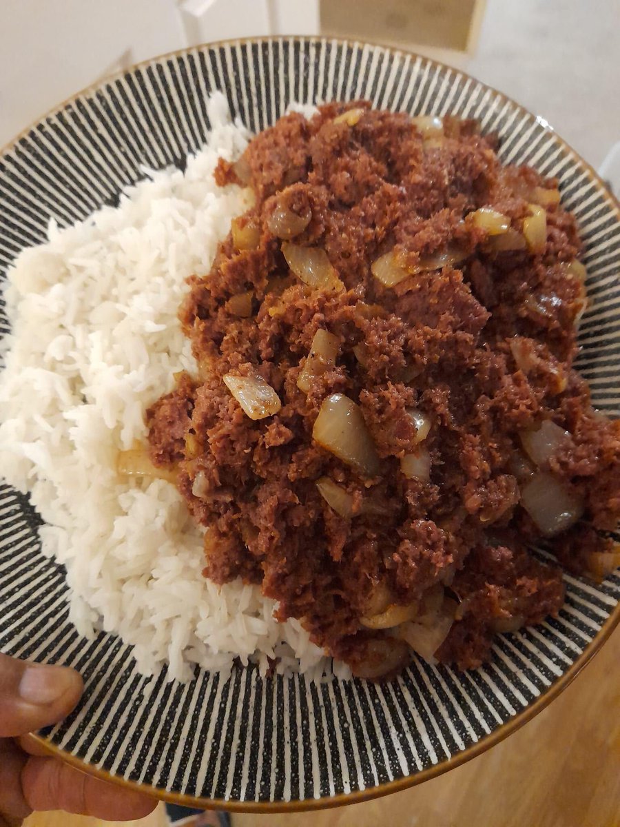 BROWNSKINGIRL_'s tweet photo. Y’all like Corn beef and rice ? https://t.co/3puAABYbOd