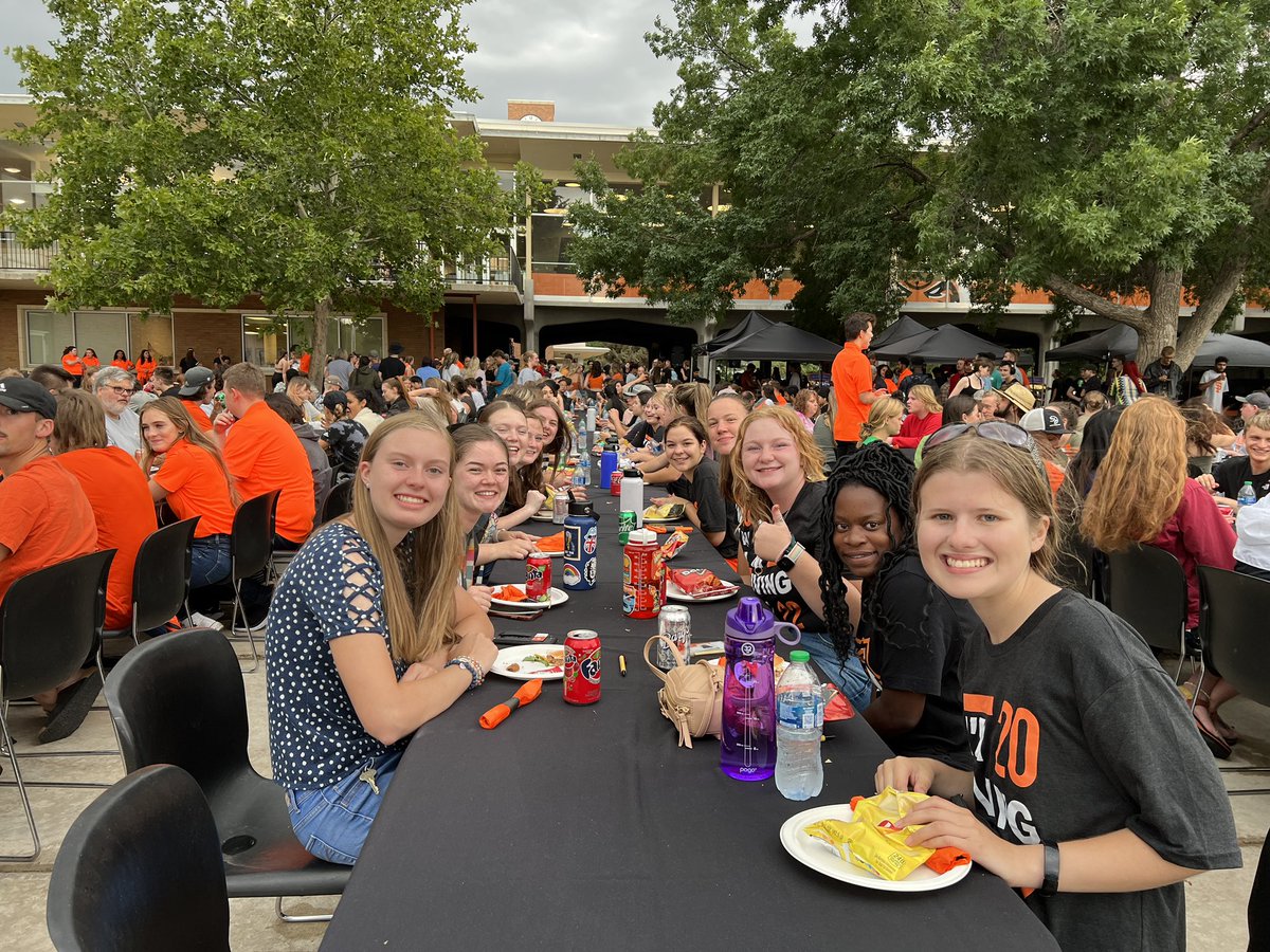 Our new students all braved the wind and the rain to attend #convocation last night 📣🐅
 
Welcome to ISU, bengals!!