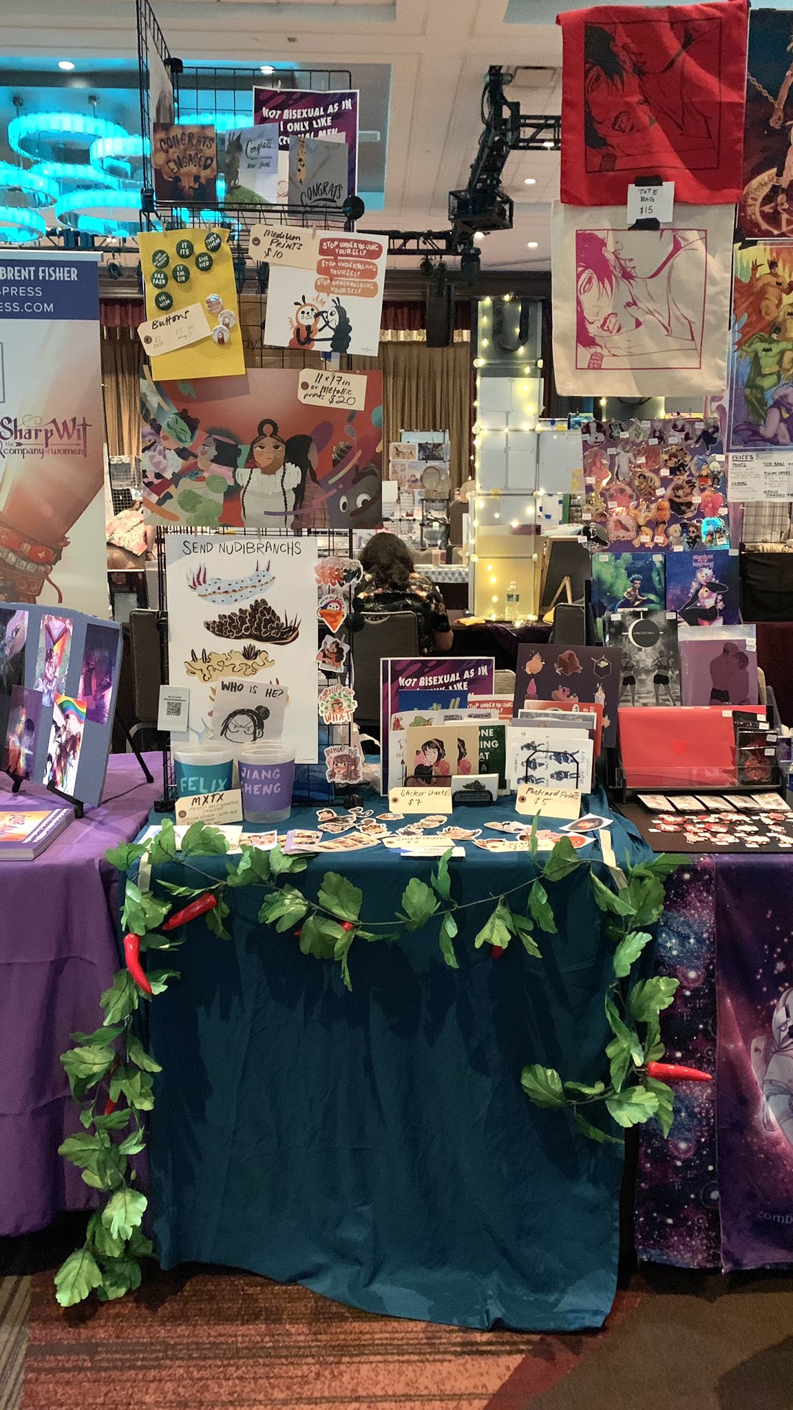 N. Lightning Bugs on Twitter SEE MEEEEE AT FLAMECON!! F53 https