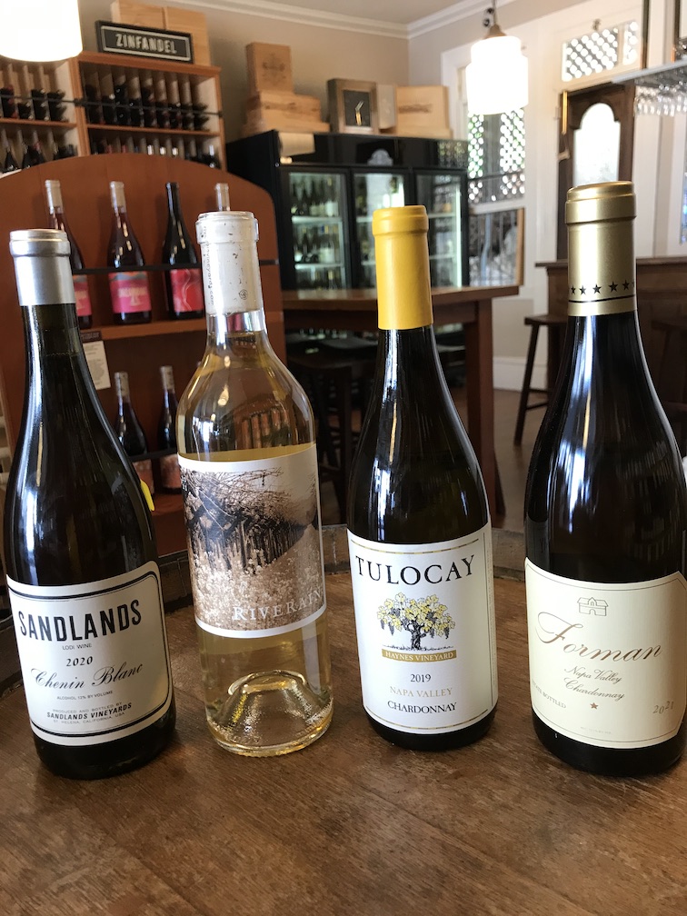 castrowine's tweet photo. Drop by and join us this weekend for our flight of four California classics. We're pouring a fresh sunny flight of two great Napa Chardonnays, a Napa Sauvignon Blanc, and a Lodi Chenin. These are great wines to enjoy all year long, but even better in the summer! https://t.co/UPCtpp70ed