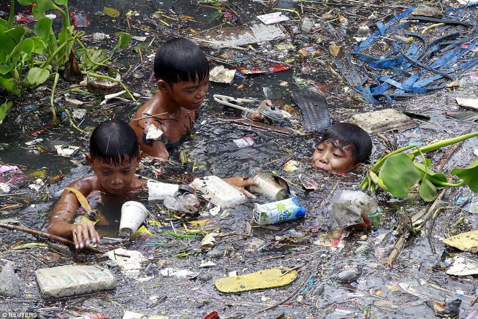 GreenJewel10's tweet photo. Climate action now.
Let's save our children future.
#stoptoxicflow.
#stopsingleuseplastic https://t.co/Gm8erQ3JNb