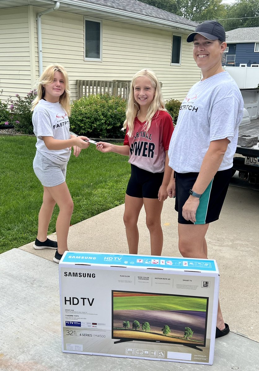 CardFastpitch's tweet photo. Thank you, Hanna B. and family for your outstanding fundraiser selling efforts this year!
As a reward for selling the most Dairy Queen fundraiser cards this year, Hanna received a 32”TV (courtesy of Dan’s Appliance) as well as a $50 Dunhams gift card.
Congratulations! https://t.co/52P4eCS5as