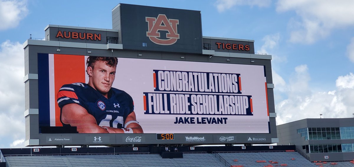 JPattersonTV's tweet photo. Cool moment just occurred at Auburn practice, LB Jake Levant just found out that he's got a full ride scholarship!

This is the stuff you love to see. ❤️
@WRBLSports https://t.co/j2GvvLnDjo