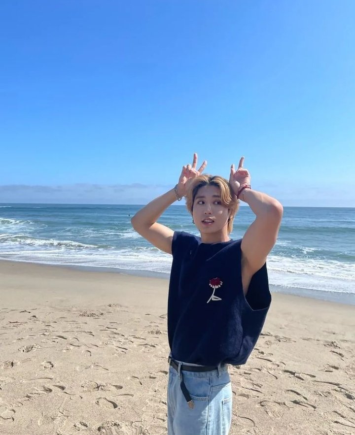 isaackeado's tweet photo. continue rolando a tela, sou apenas mais um coelhinho na praia, nada fora do comum https://t.co/HNgI3BKTni