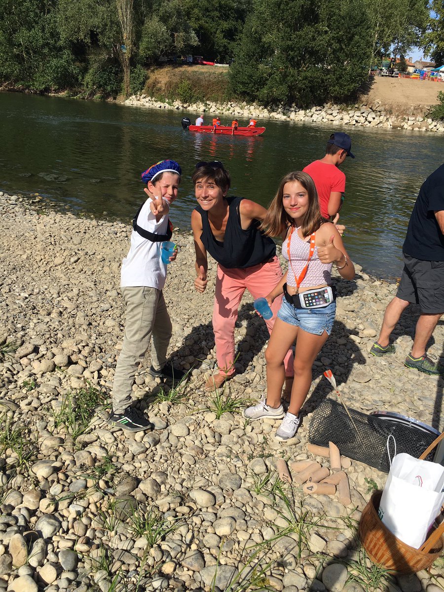😍 #garonneenfete pour allier sport, découverte et culture du fleuve ! C’était aujourd’hui <a href="/AggloAgen/">Agglomération d'Agen 🇫🇷🇪🇺🇺🇦</a> le #défigaronne notre animation sur l’île grande, face à la cale de Saint-Hilaire ! Accessible en bateau ou en tyrolienne 🤩 avec de jeunes ligériens 👌en co-animation !