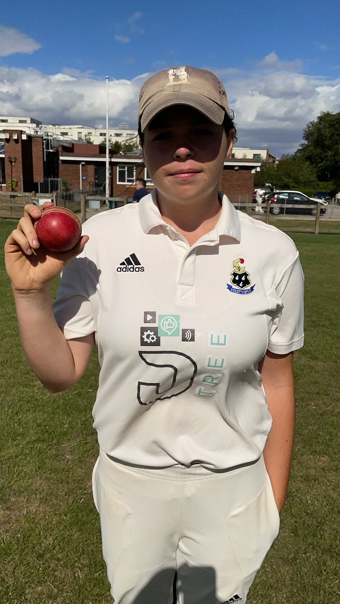 First senior hat trick for <a href="/lottiepett/">Lottie Pettigrew</a> for <a href="/KingsHeathCC/">Kings Heath CC🏏</a> today 🏏