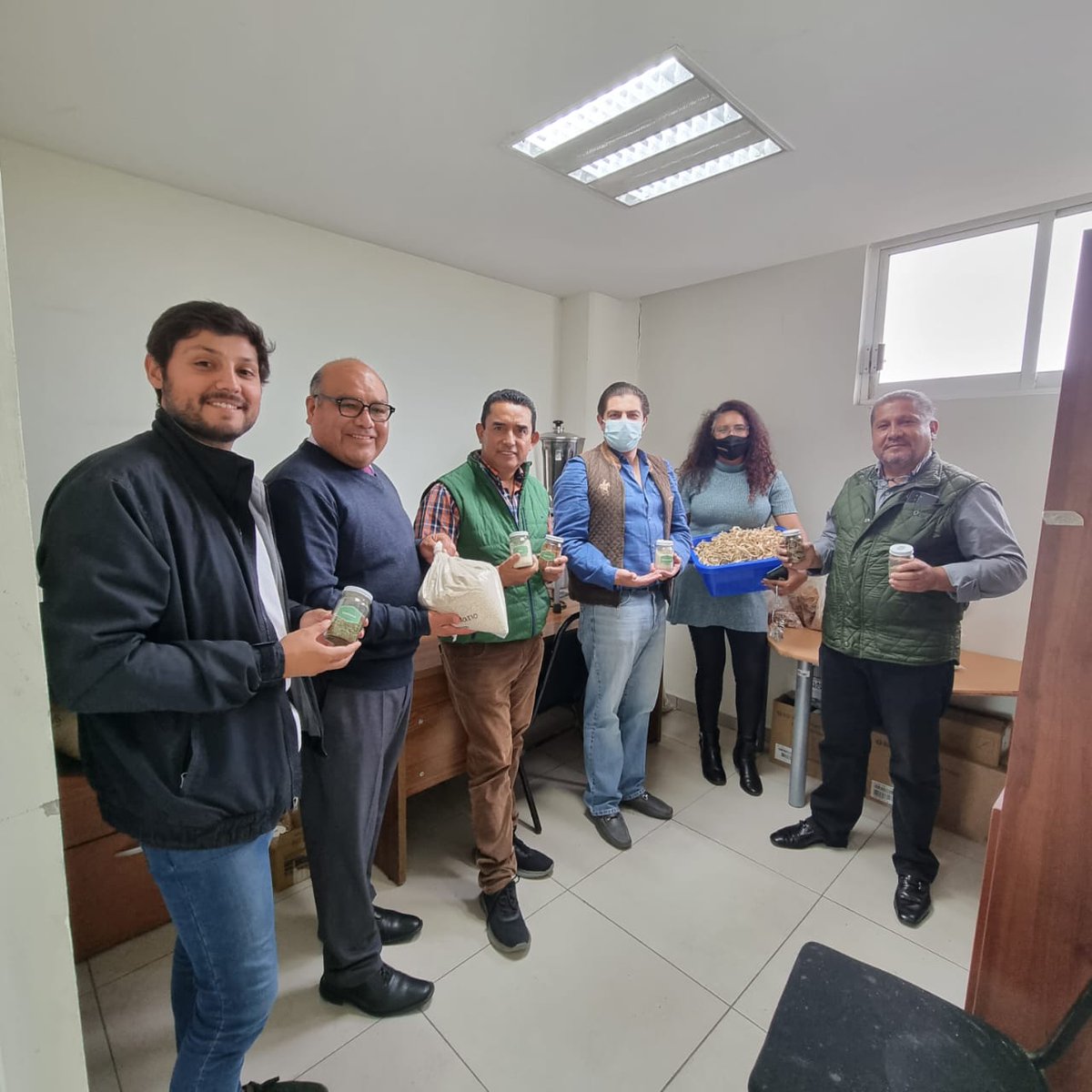 ConEsequiel's tweet photo. Deshidratados @UAEM forma antigua de conservar alimentos @FAO_AgriFam ventajas Mantiene propiedades nutricionales @FIRA_Mexico reduce espacio y almacenamiento @latierradondedeseovivir @unidosporelcampodemexico https://t.co/fM15fthQXT