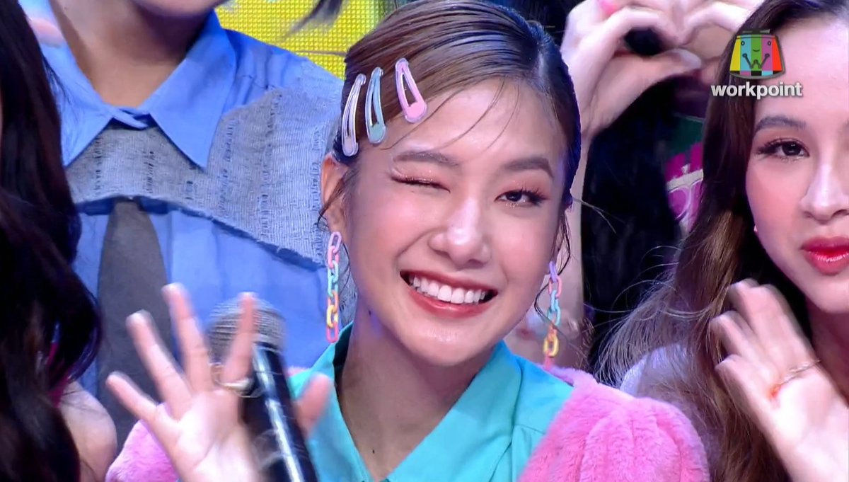 JbEe1emDrWHJTt7's tweet photo. น่ารักไม่ไหว 🥰💖🤟
#jorin4EVE 
#TPOPSTAGExLessismore4EVE https://t.co/tBwqLlmoVN